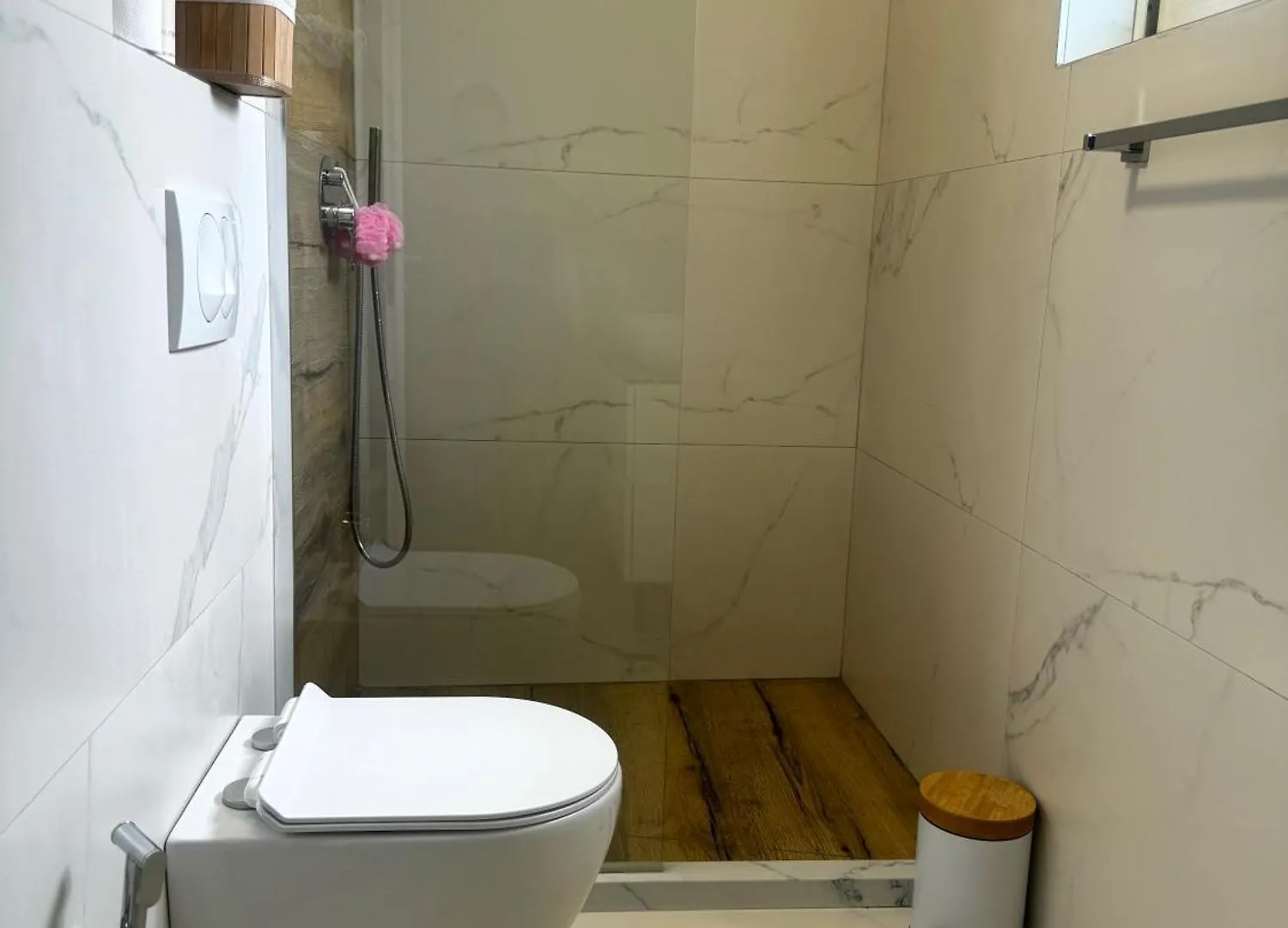Luna Apartment Tirana 0*,
